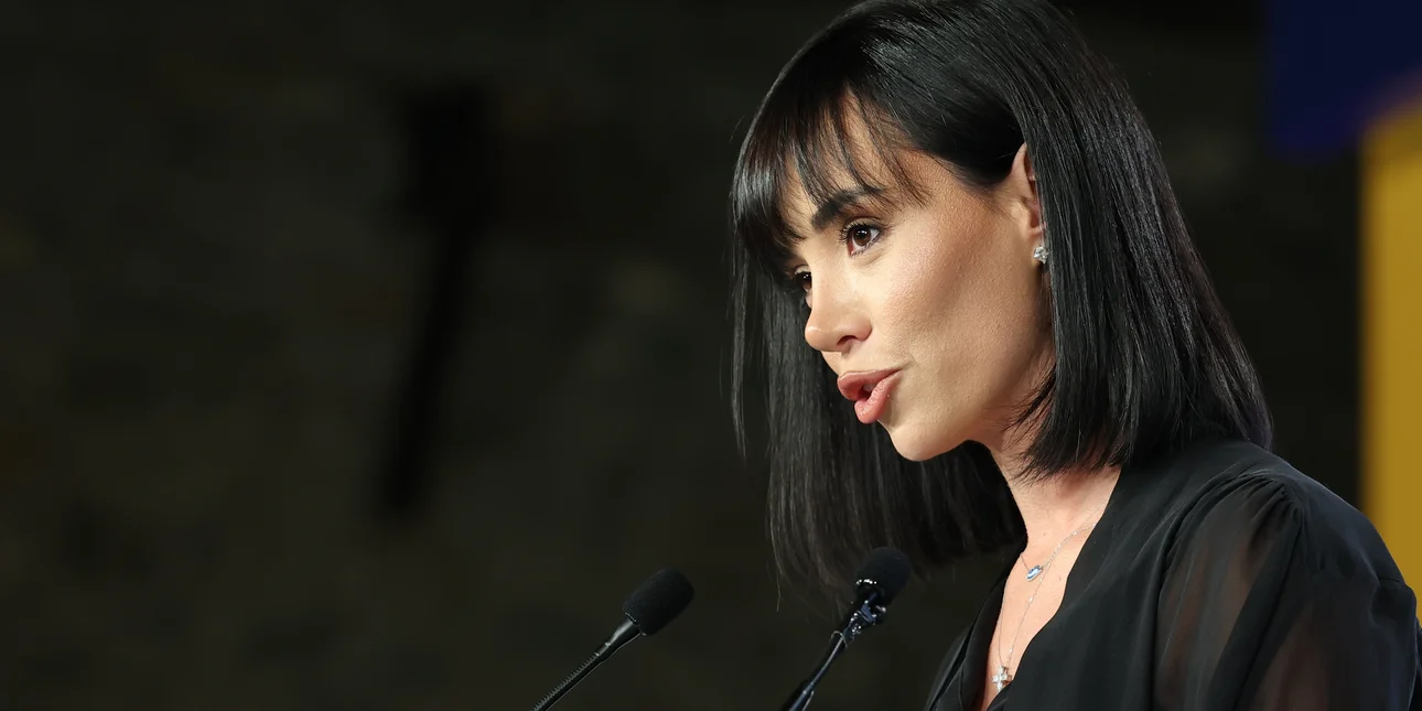 Κυβέλη Μάρδα: Ποια είναι η γυναίκα που ανέβηκε στο βήμα πριν από τον Τσίπρα και έκλεψε τις εντυπώσεις στη Θεσσαλονίκη