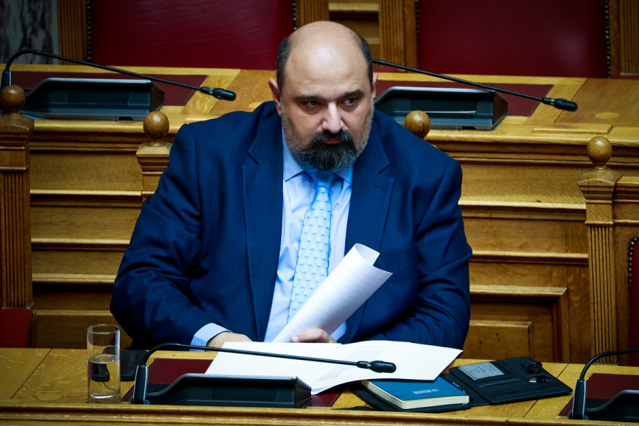 Τέμπη: Στο στόχαστρο της αντιπολίτευσης η κυβέρνηση μετά την παραπομπή Τριαντόπουλου (Βίντεο)