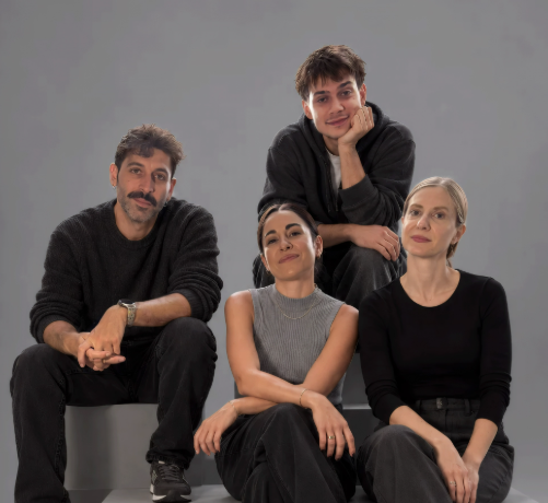 Η παράσταση «20 Βήματα Μπροστά» στο Θέατρο «Τζένη Καρέζη»
