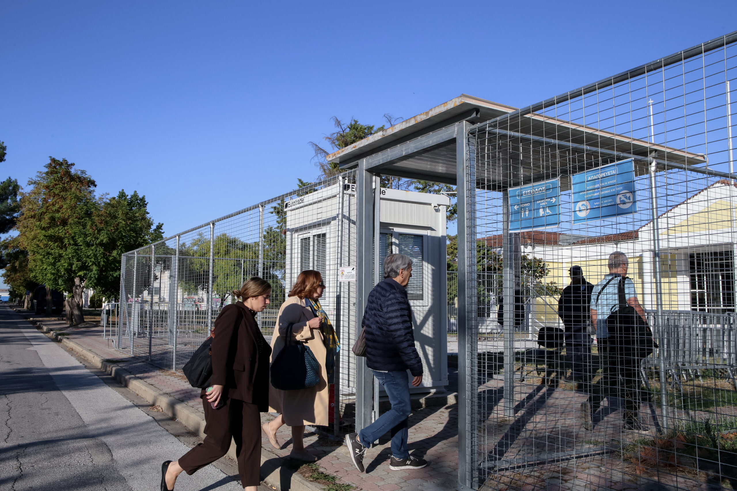 Δίκη για τα Τέμπη: Με καταθέσεις συγγενών θυμάτων συνεχίζεται η ακροαματική διαδικασία