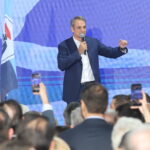 Τα πολλαπλά μηνύματα Μητσοτάκη για τα 52 χρόνια της ΝΔ – Πρόβα εκλογών, μήνυμα κατά της αλαζονείας και άνοιγμα στο «κέντρο» – Χωρίς καμία αναφορά στον Σαμαρά