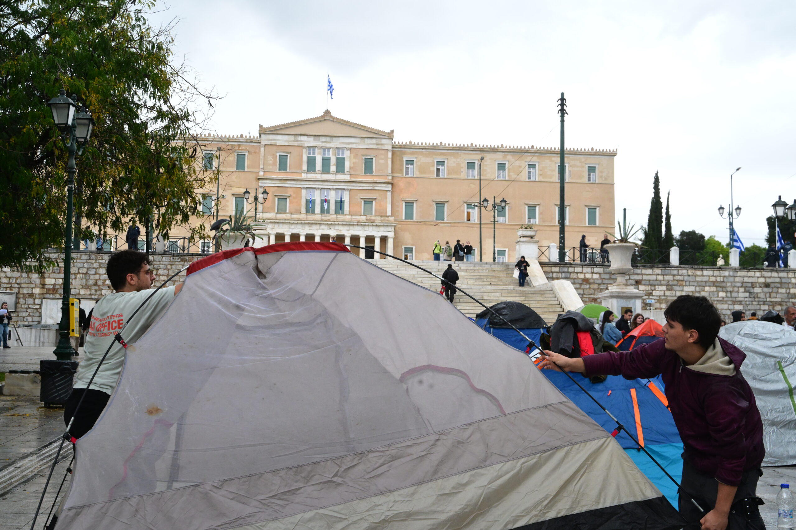 Διήμερο διαδηλώσεων στην Αθήνα: Σε αυξημένη επιφυλακή η ΕΛ.ΑΣ. – Σκηνές στο Σύνταγμα και πανεκπαιδευτικό συλλαλητήριο