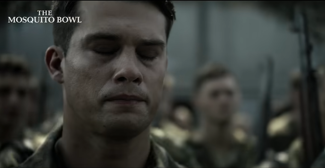 Netflix: «The Mosquito Bowl», η πολεμική ταινία του Πίτερ Μπεργκ έρχεται στις 25 Νοεμβρίου – Από τα γήπεδα στα πεδία μάχης