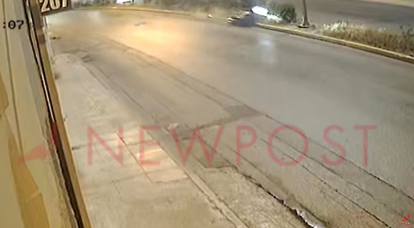 Βίντεο από το θανατηφόρο τροχαίο στη Θηβών: Η στιγμή που η μηχανή με τους δυο αναβάτες προσκρούει σε κολόνα