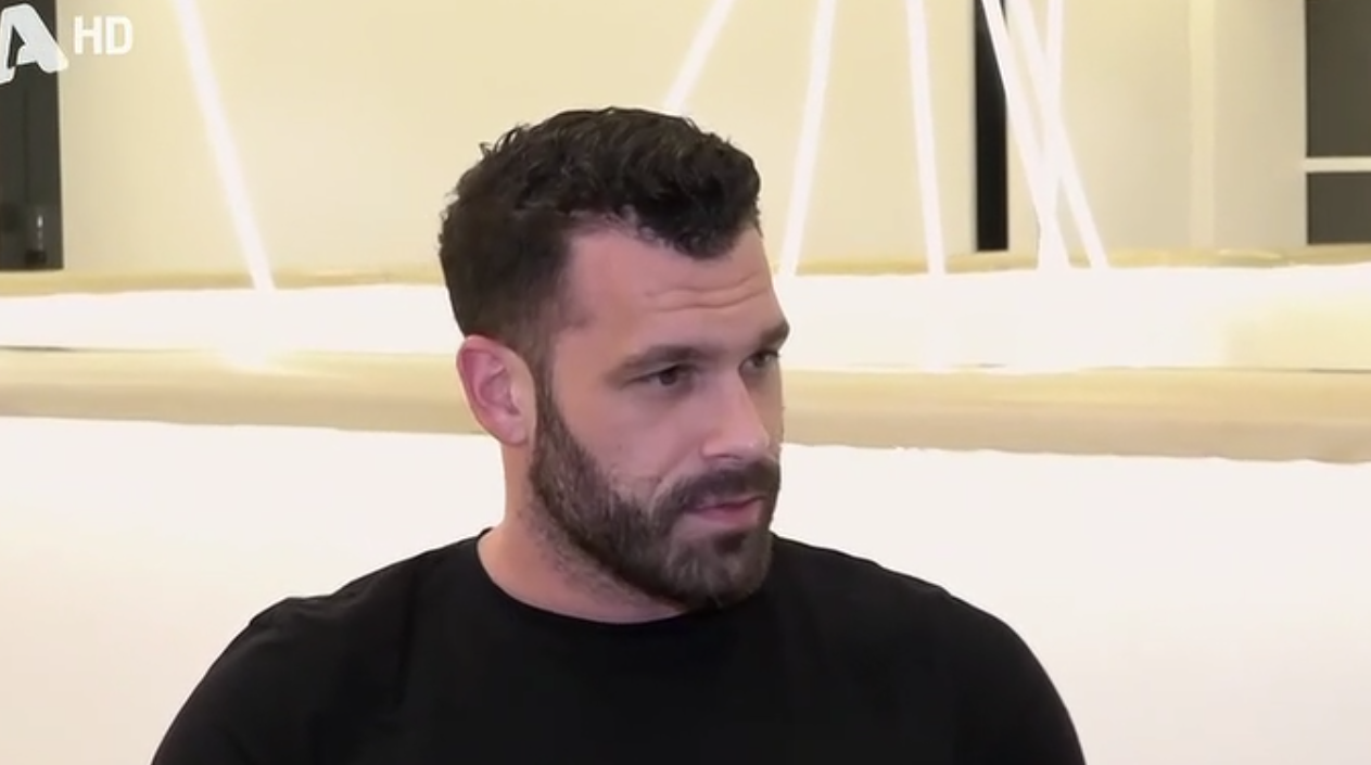 Στάθης Σχίζας για Γιώργο Λιάγκα: «Μου περνάει τελείως αδιάφορος, δεν πάω ούτε νεκρός στην εκπομπή του»