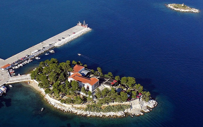 Το πρώην σχολείο στο Μπούρτζι της Σκιάθου γίνεται Πολιτιστικό Κέντρο