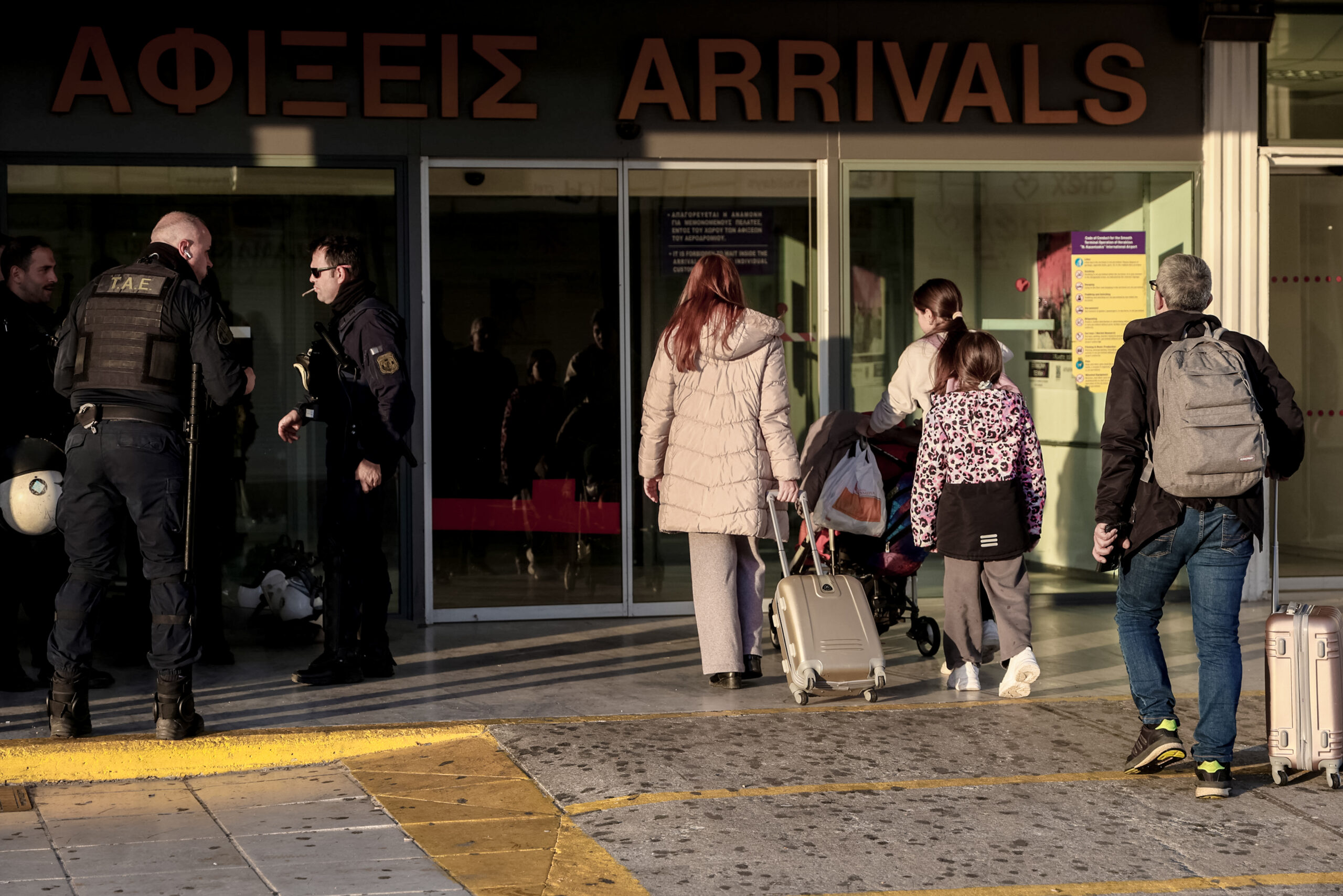 Κακοκαιρία στην Κρήτη: Πρόβλημα σε δεκάδες πτήσεις στο Ηράκλειο – Καθηλωμένα τα αεροπλάνα στο «Ν. Καζαντζάκης»
