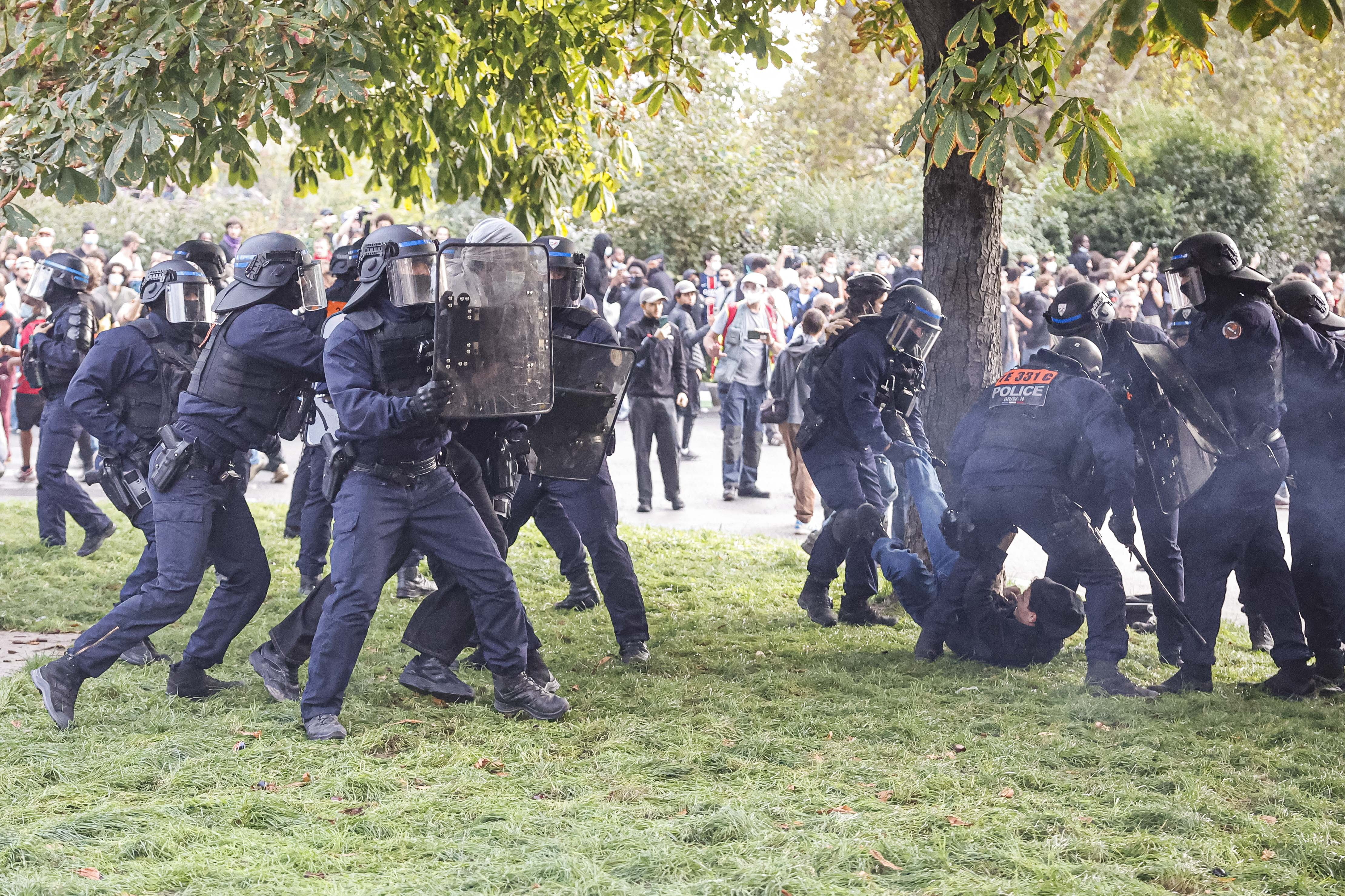 French students stage nationwide protests over school conditions