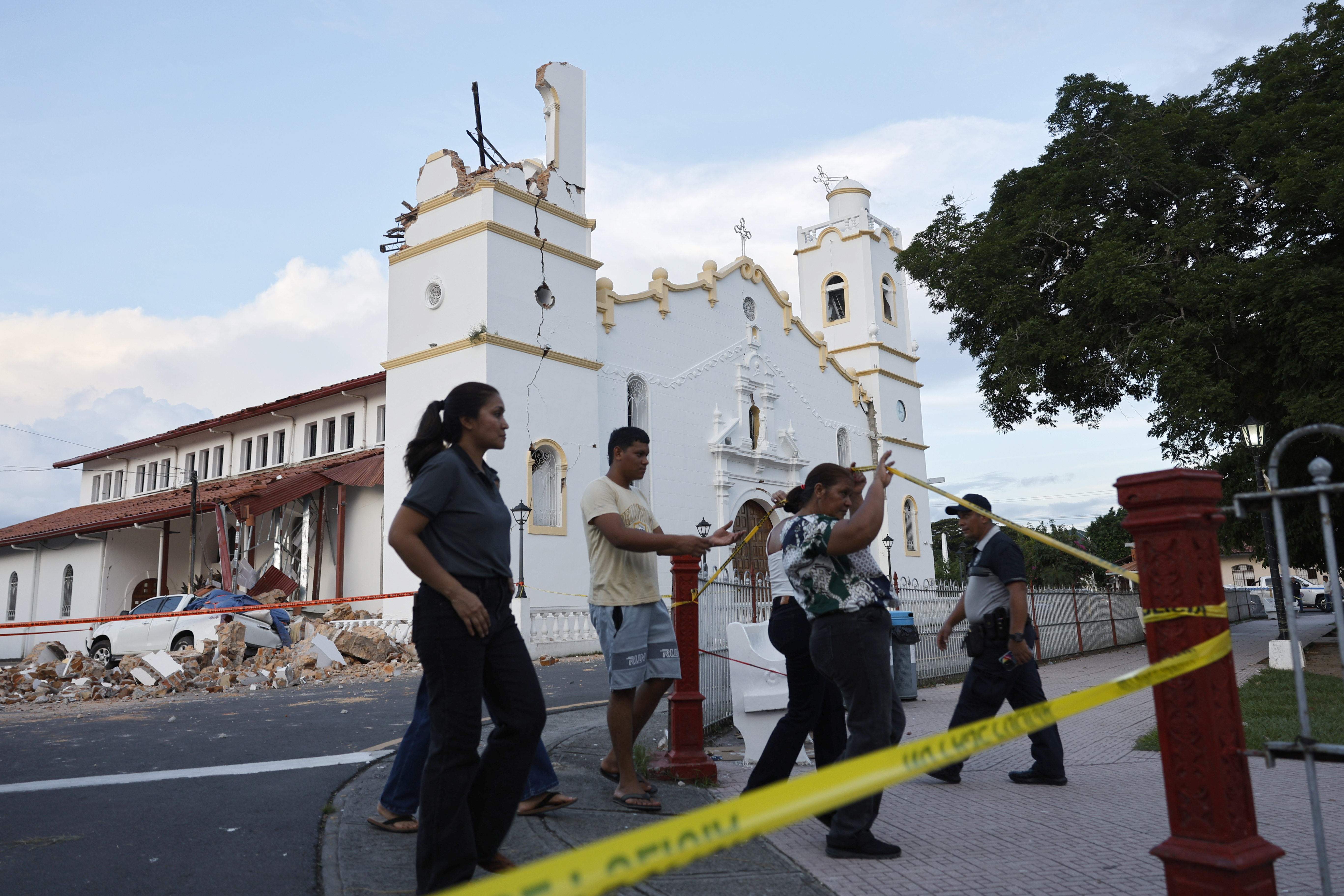 7.7-magnitude earthquake strikes Panama