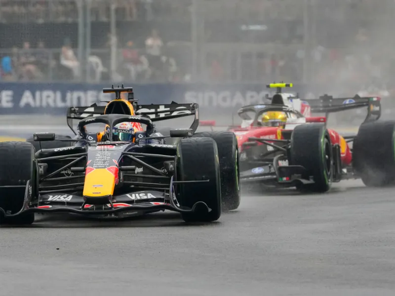 Formula 1: Ιστορική pole position για τον Φερστάπεν στη Σιγκαπούρη – Άφησε πίσω τις Ferrari και έγραψε ιστορία