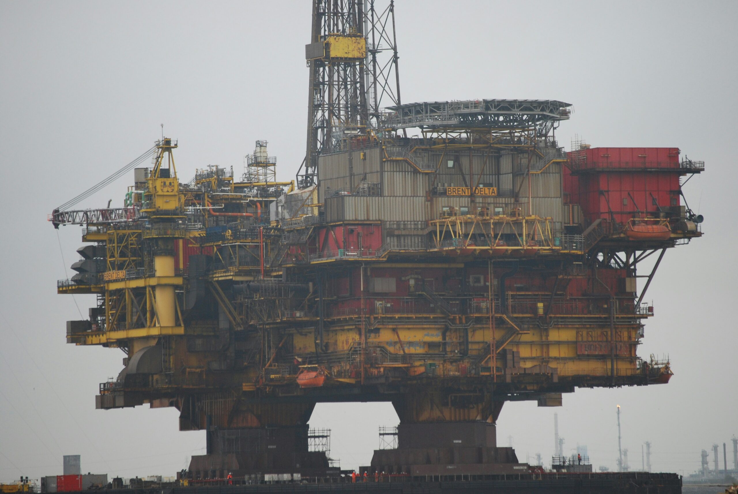 Πετρέλαιο: Ξεπέρασε τα 106 δολάρια το Brent μετά τις επιθέσεις στο Ριάντ