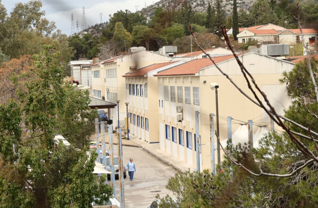 Δαφνί: Καταγγελία-σοκ για νοσηλεύτρια με εγκεφαλικό – «Περίμενε 1 ώρα και 20 λεπτά για ασθενοφόρο»  (Βίντεο)