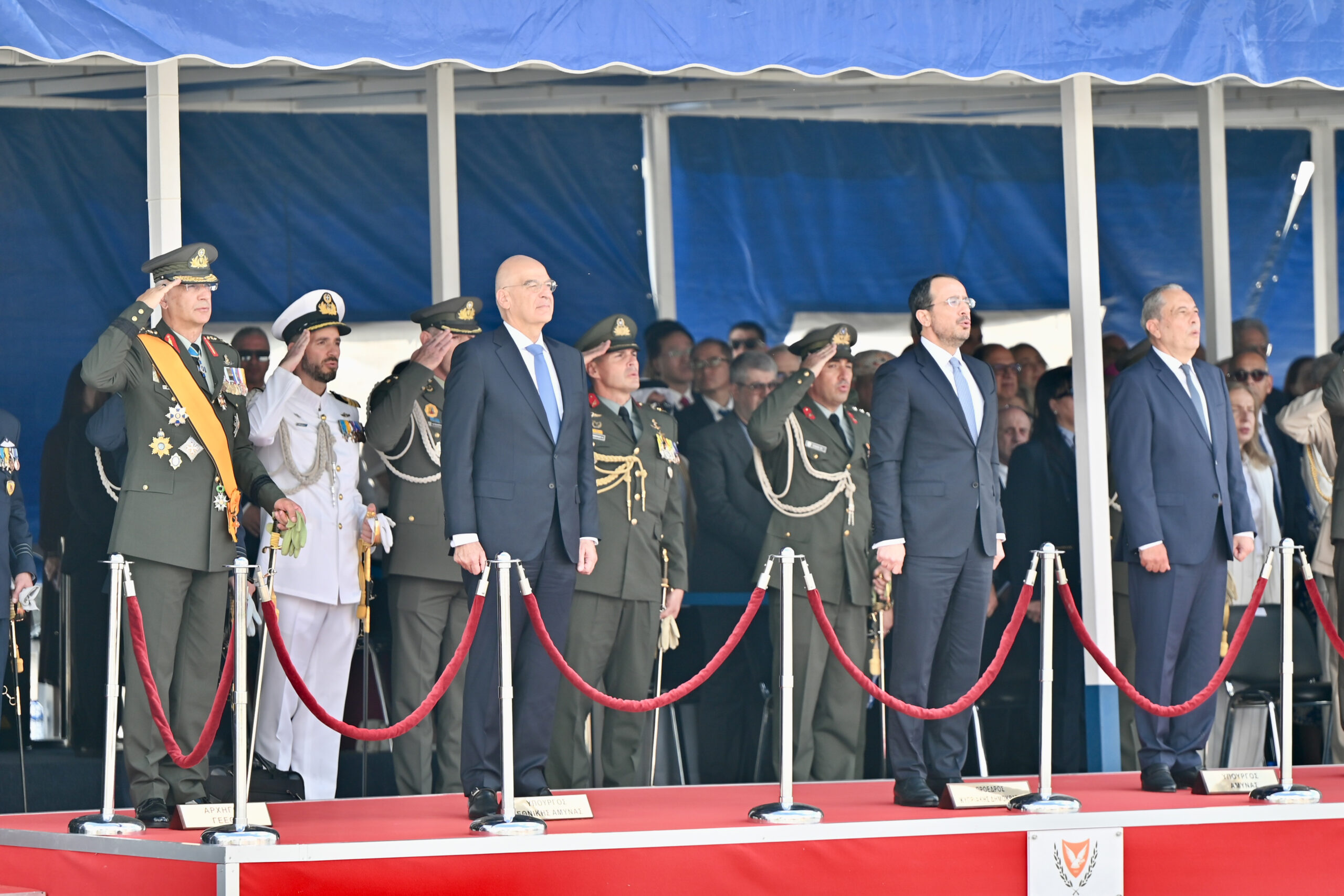 Κύπρος: Η παρέλαση έστειλε μήνυμα αποτροπής – Ελληνικά F-16 πάνω από τη Λευκωσία, Barak MX και συμμετοχή τεσσάρων χωρών – Δένδιας: «Η Ελλάδα είναι και θα παραμείνει πλησίον»