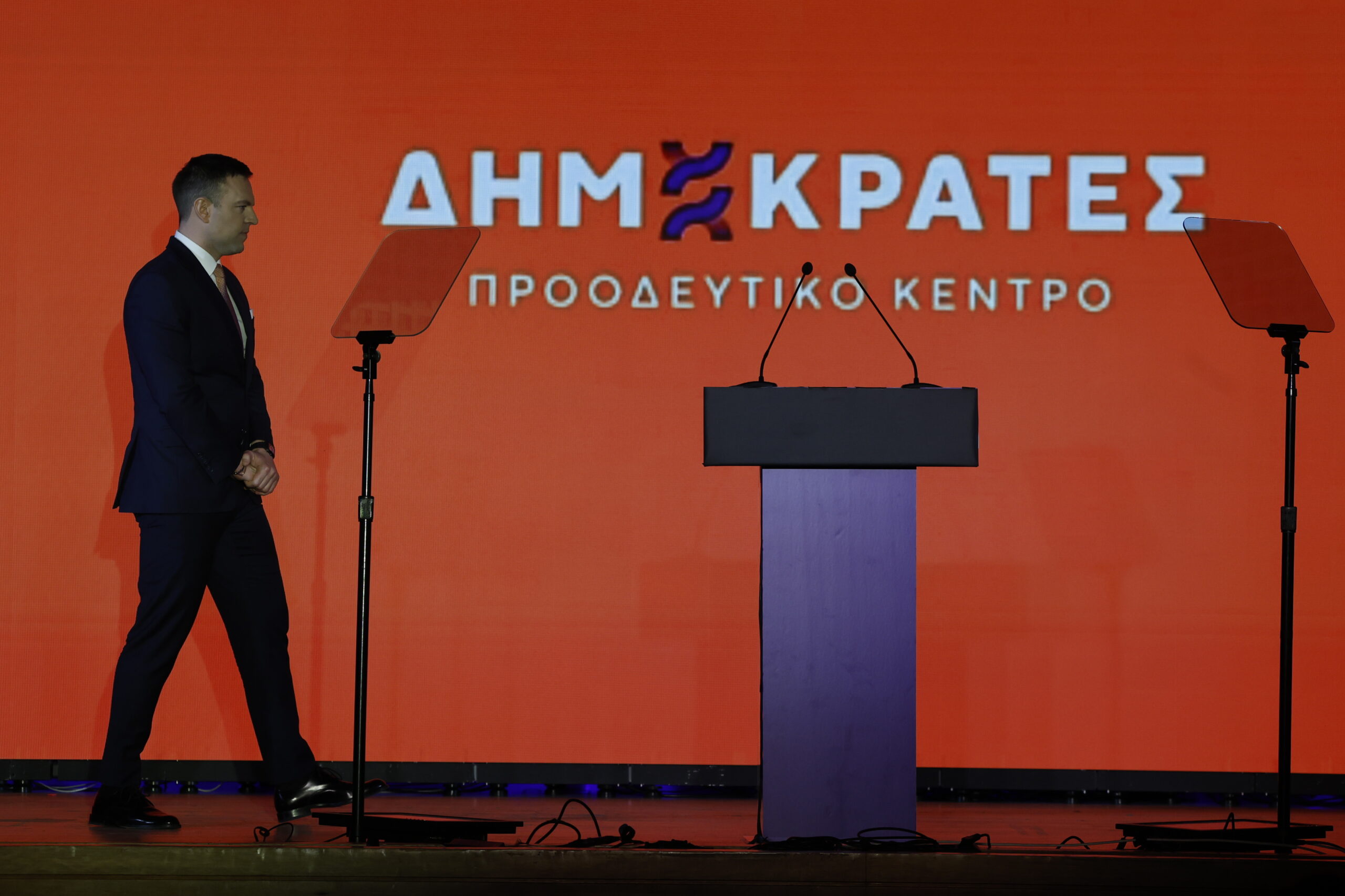Δημοκράτες: «Εξαιρετικά σοβαρή υπόθεση» η καταγγελία Χαριτάτου για συνεργάτη της Ζαχαράκη