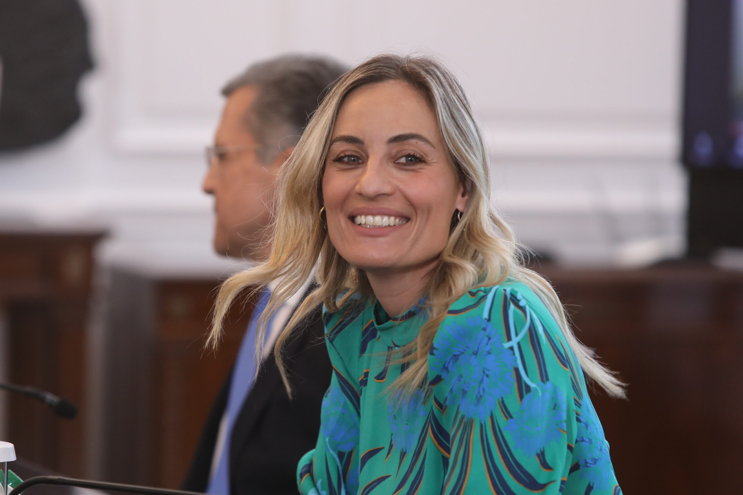 Σάλος από τη δήλωση Μελέτη στο Ευρωκοινοβούλιο – Οι «εκβιαζόμενοι» εργοδότες και οι «αντιεπαγγελματίες εργαζόμενοι»