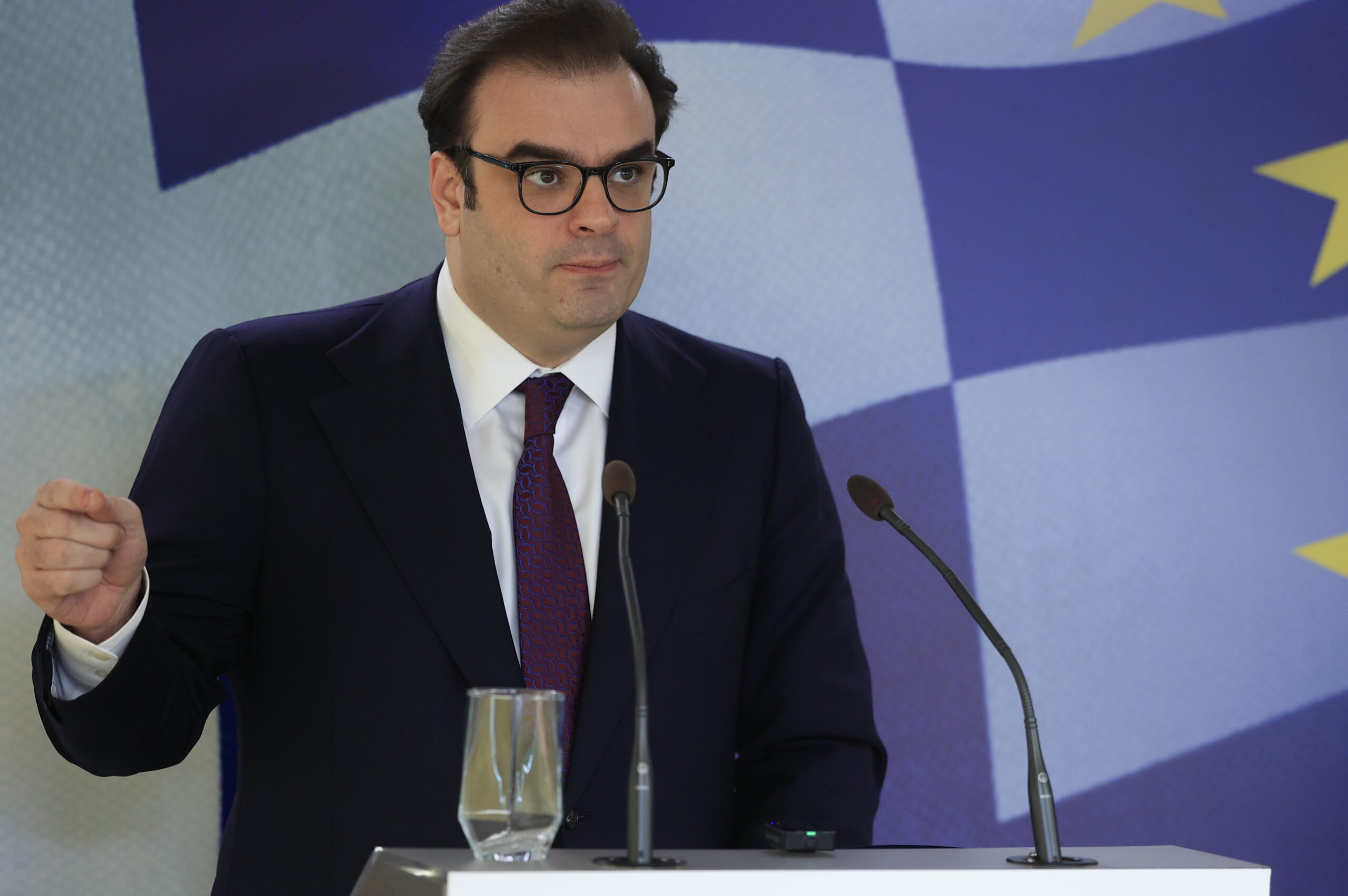 [390050] ΔΗΛΩΣΕΙΣ ΤΟΥ ΥΠΟΥΡΓΟΥ ΕΘΝΙΚΗΣ ΟΙΚΟΝΟΜΙΑΣ ΚΑΙ ΟΙΚΟΝΟΜΙΚΩΝ ΚΥΡΙΑΚΟΥ ΠΙΕΡΡΑΚΑΚΗ ΓΙΑ ΤΗΝ ΚΑΤΑΘΕΣΗ ΣΤΗ ΒΟΥΛΗ ΤΟΥ ΠΡΟΣΧΕΔΙΟΥ ΤΟΥ ΚΡΑΤΙΚΟΥ ΠΡΟΫΠΟΛΟΓΙΣΜΟΥ ΓΙΑ ΤΟ 2027 (ΓΙΩΡΓΟΣ ΚΟΝΤΑΡΙΝΗΣ / EUROKINISSI)05/10/2026 12:10:00