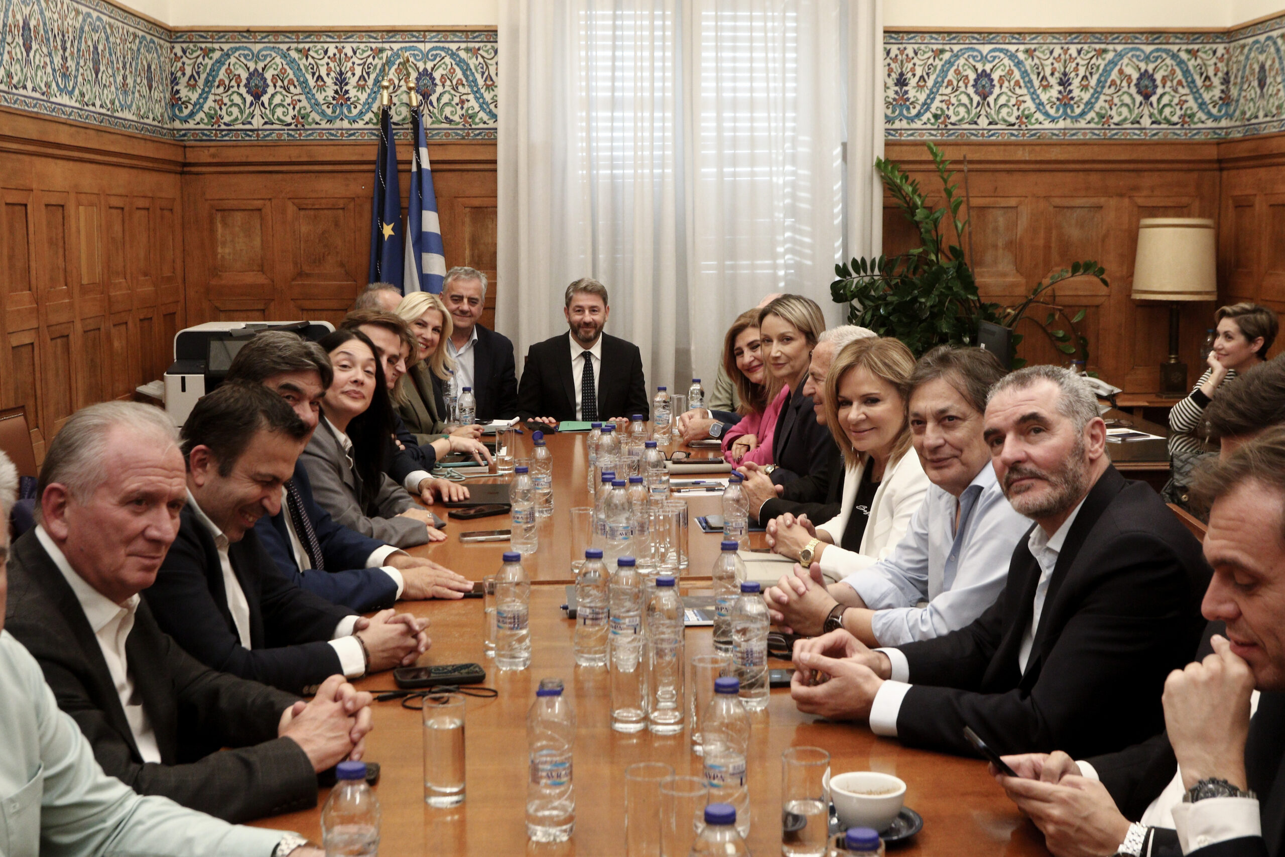 ΥΝΕΔΡΙΑΣΗ ΤΗΣ ΚΟΙΝΟΒΟΥΛΕΥΤΙΚΗΣ ΟΜΑΔΑΣ ΤΟΥ ΠΑΣΟΚ(ΧΡΗΣΤΟΣ ΜΠΟΝΗΣ//EUROKINISSI)07/10/2026 16:10:32