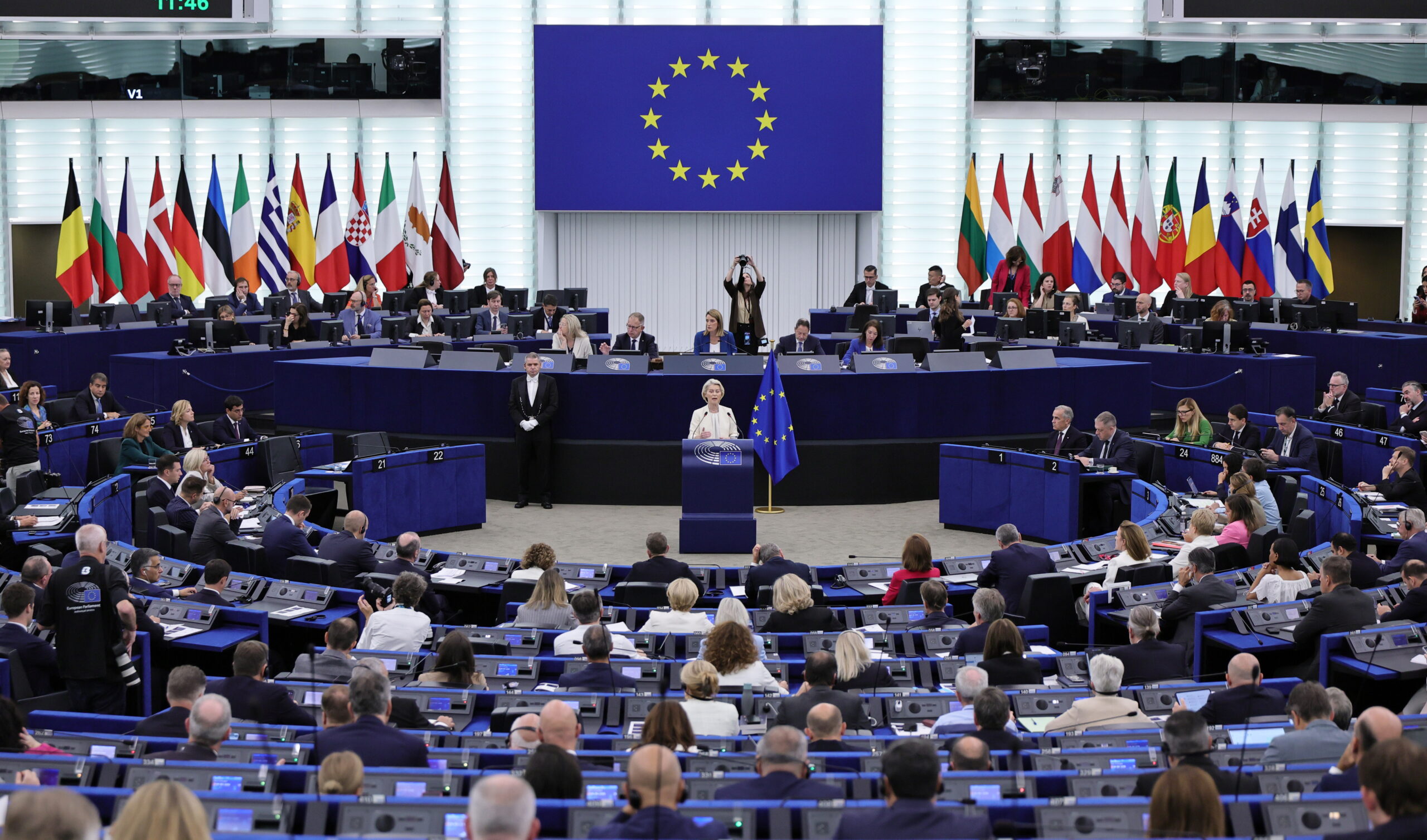 Politico: 50 ευρωβουλευτές στοχοποιήθηκαν από deepfake πορνό