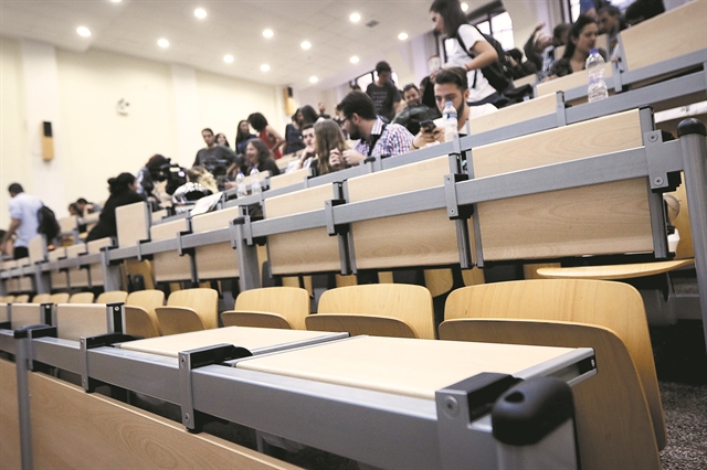 Πέρασαν στις σχολές των ονείρων τους, αλλά δεν γράφτηκαν ποτέ – Το κόστος ζωής «κόβει» φοιτητές (Βίντεο)