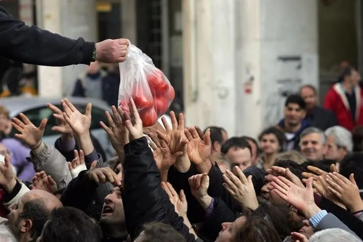 Eurostat: Στη δεύτερη χειρότερη θέση της Ευρώπης στους δείκτες φτώχειας – Σχεδόν 2,8 εκατομμύρια πολίτες σε κίνδυνο, ασφυξία από ενοίκια και λογαριασμούς