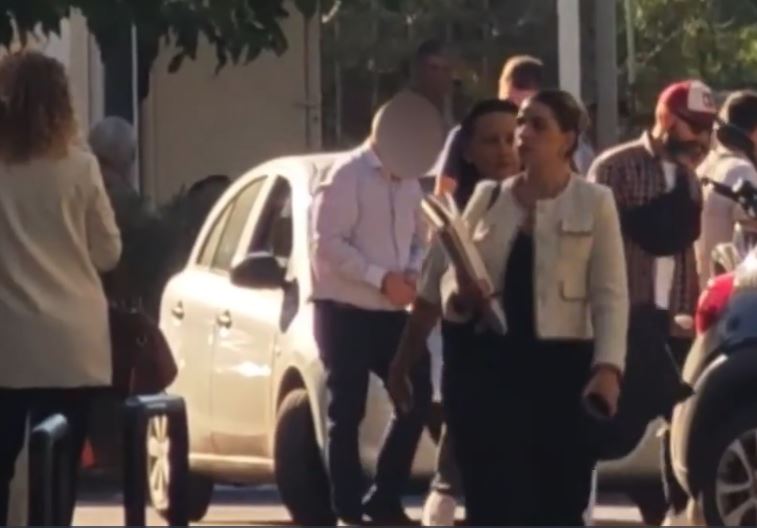 Στην Ευελπίδων ο 52χρονος γυναικολόγος που κατηγορείται για πορνογραφία ανηλίκων – Εκατοντάδες σκληρά αρχεία στην κατοχή του