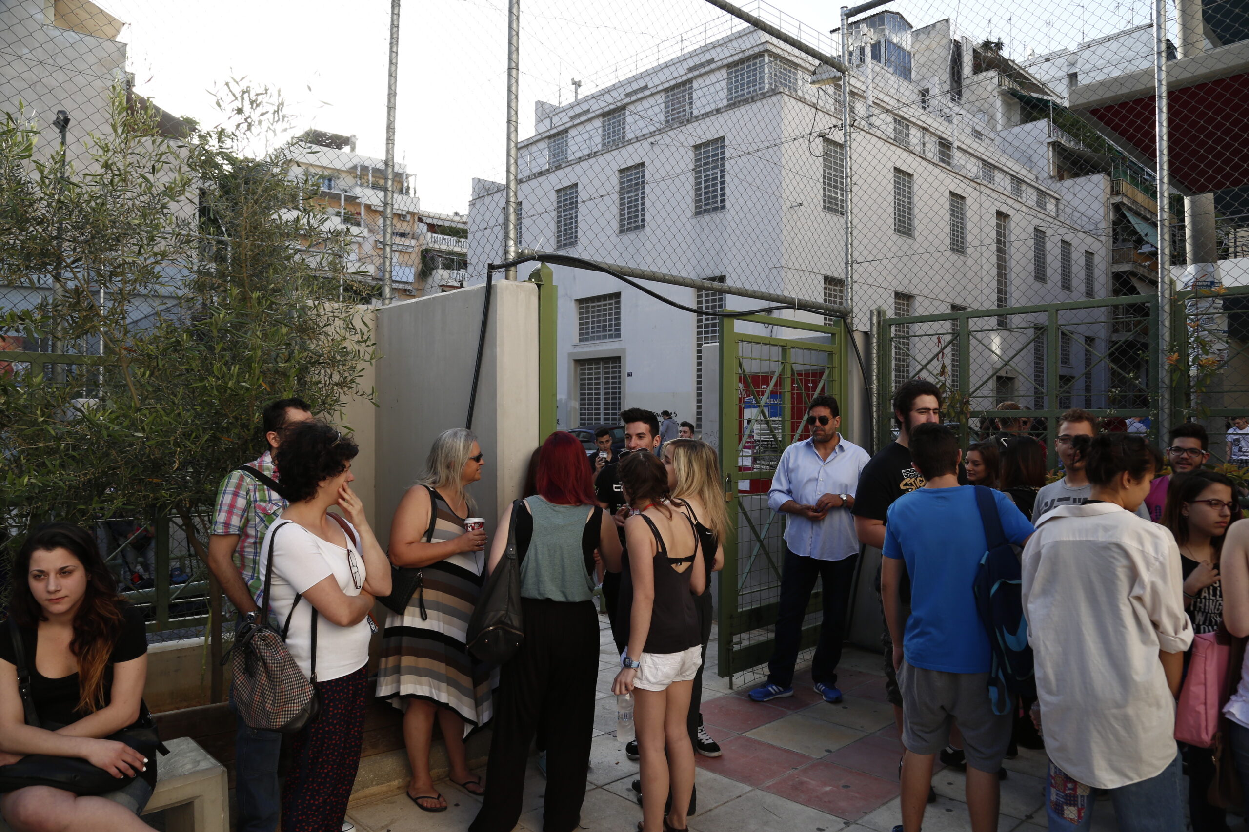 Γκράβα: Κλειστά μέχρι νεωτέρας τα σχολεία για 4.000 μαθητές – Δεν βρέθηκε διαρροή αερίου, αλλά παραμένει το μυστήριο με την οσμή
