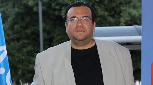 Απάτη στον e-ΕΦΚΑ: Η εργαζόμενη που «έκαψε» τον Καμπούρη – Έπαιρνε 600 ευρώ, της δήλωναν εισόδημα 20.000 ευρώ (Βίντεο)