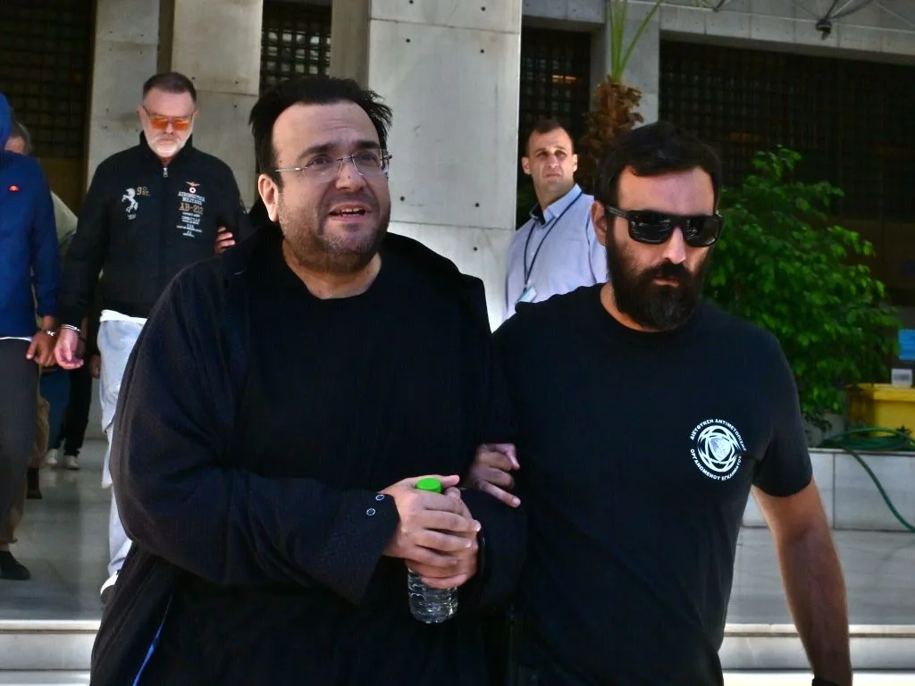 «Δεν πίστευα αυτό που έβλεπα»: Η εργαζόμενη που της δήλωσαν εισοδήματα 19.500 ευρώ – Η απάτη στον ΕΦΚΑ και η εμπλοκή Καμπούρη (Βίντεο)