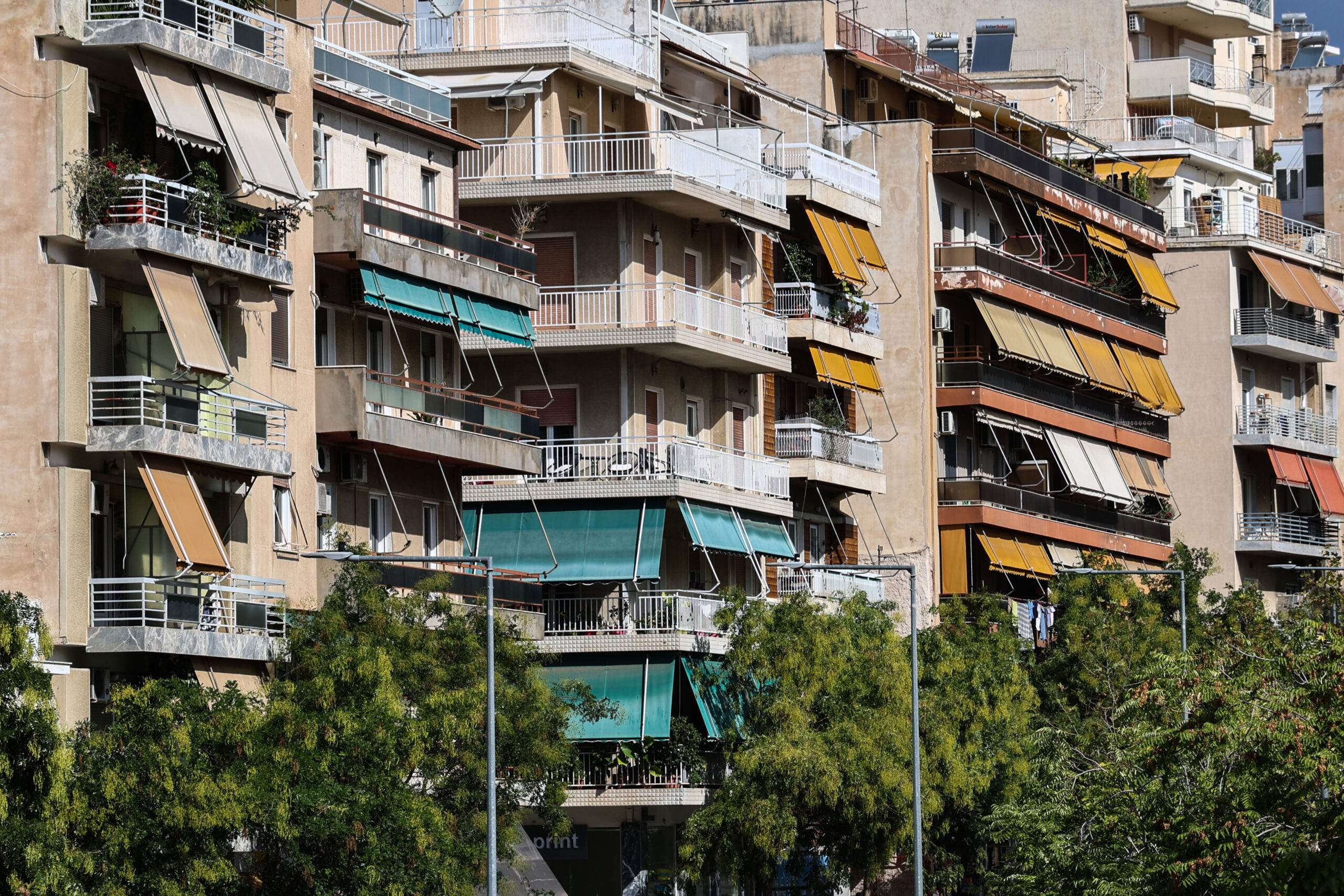 «Ανακαίνιση Κατοικίας»: Eντός Οκτωβρίου ξεκινούν οι αιτήσεις – Επιδοτήσεις έως 95% – Δικαιούχοι και κριτήρια