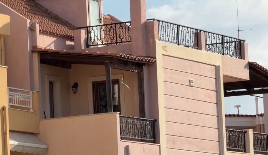 Λαύριο: Ο 32χρονος είχε καταγγελθεί 4 φορές για ενδοοικογενειακή βία – Τι βρήκαν οι αστυνομικοί στο αυτοκίνητό του