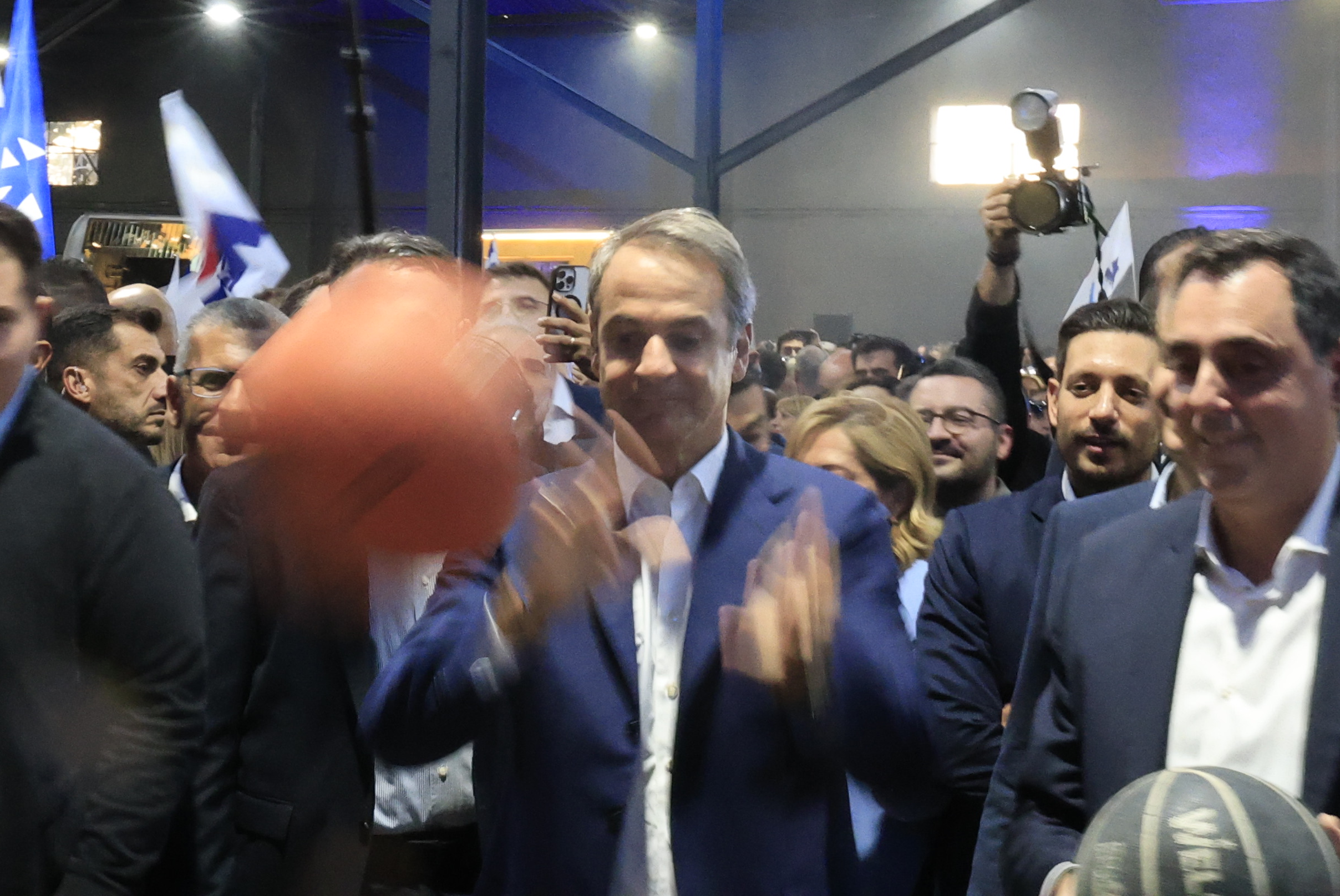 Μητσοτάκης στην επέτειο ΝΔ: Το μπάσκετ και τα 4Χ4 σουτ – «Πάμε για την 4η νίκη»