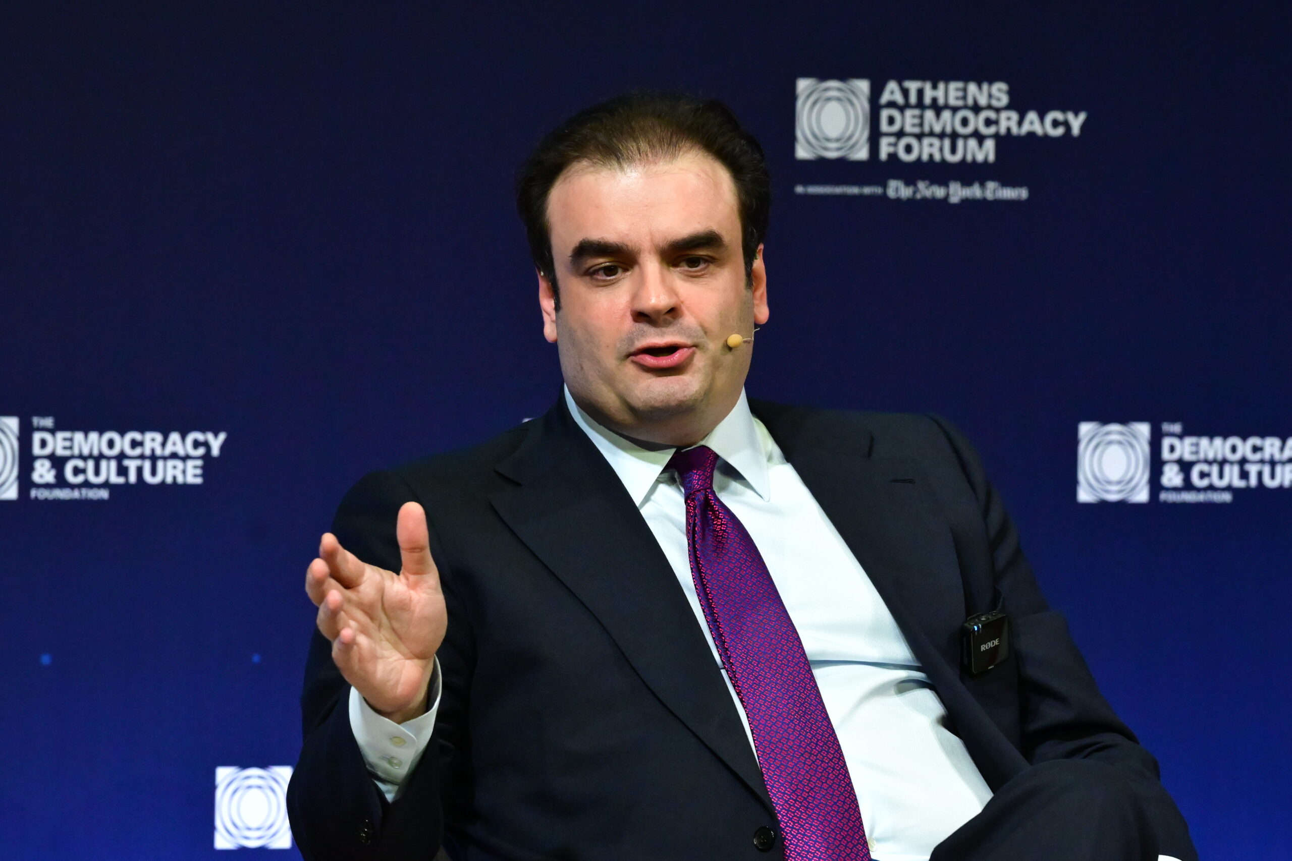Πιερρακάκης: Κανένα κράτος δεν είναι αρκετά ισχυρό για να διαχειριστεί μόνο του την ΑΙ