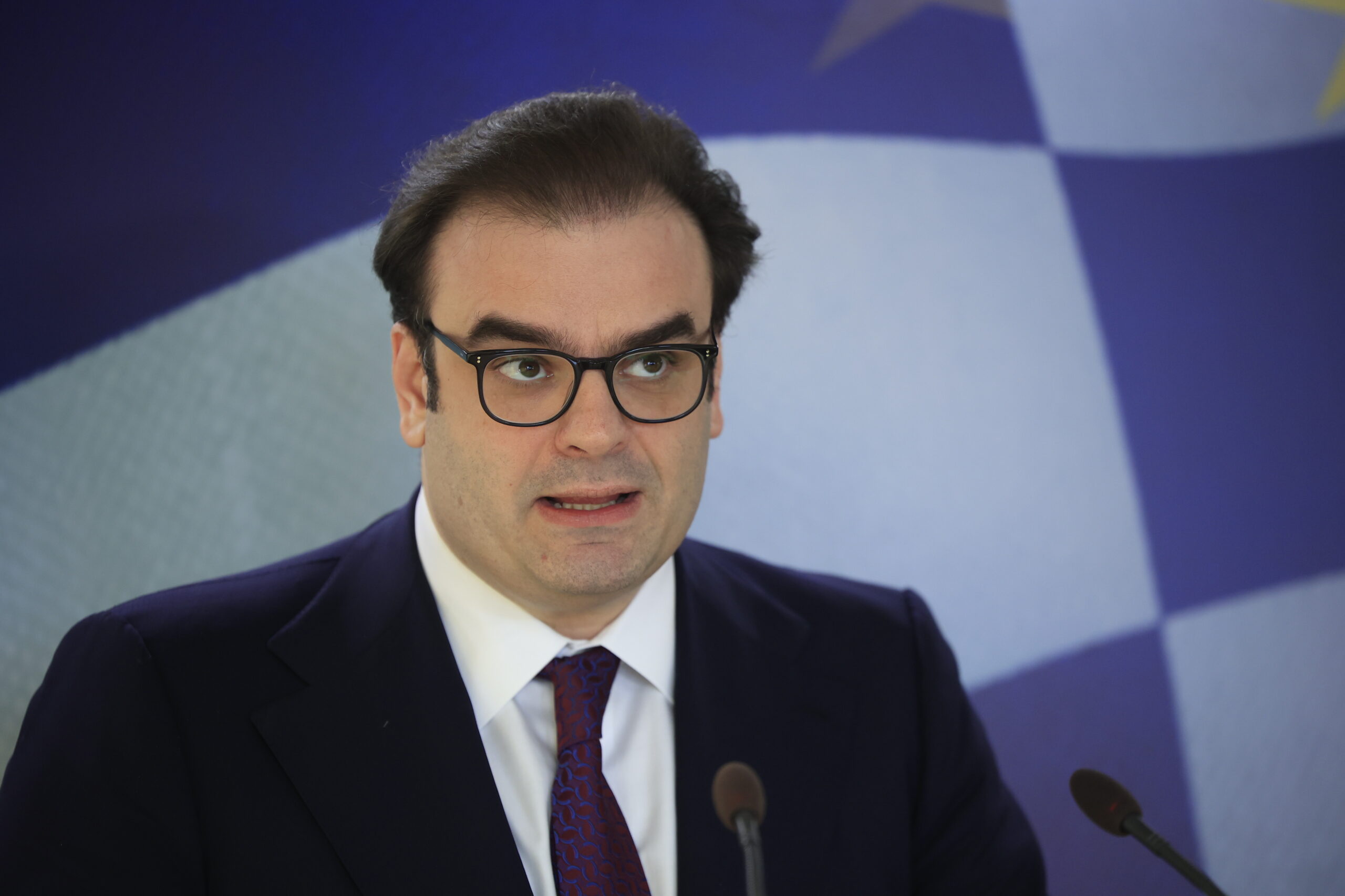 Πιερρακάκης: 18 influencers μηνύονται για προώθηση παράνομου τζόγου – Black list με 15.000 δικτυακούς τόπους