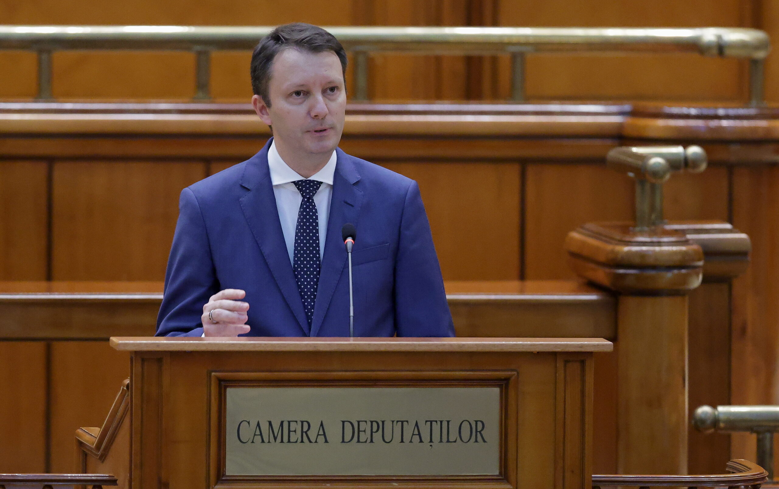 Ρουμανία: «Κανείς δεν θέλει μια νέα Ελλάδα» – Πολιτική κρίση και πιέσεις για πρόωρες εκλογές