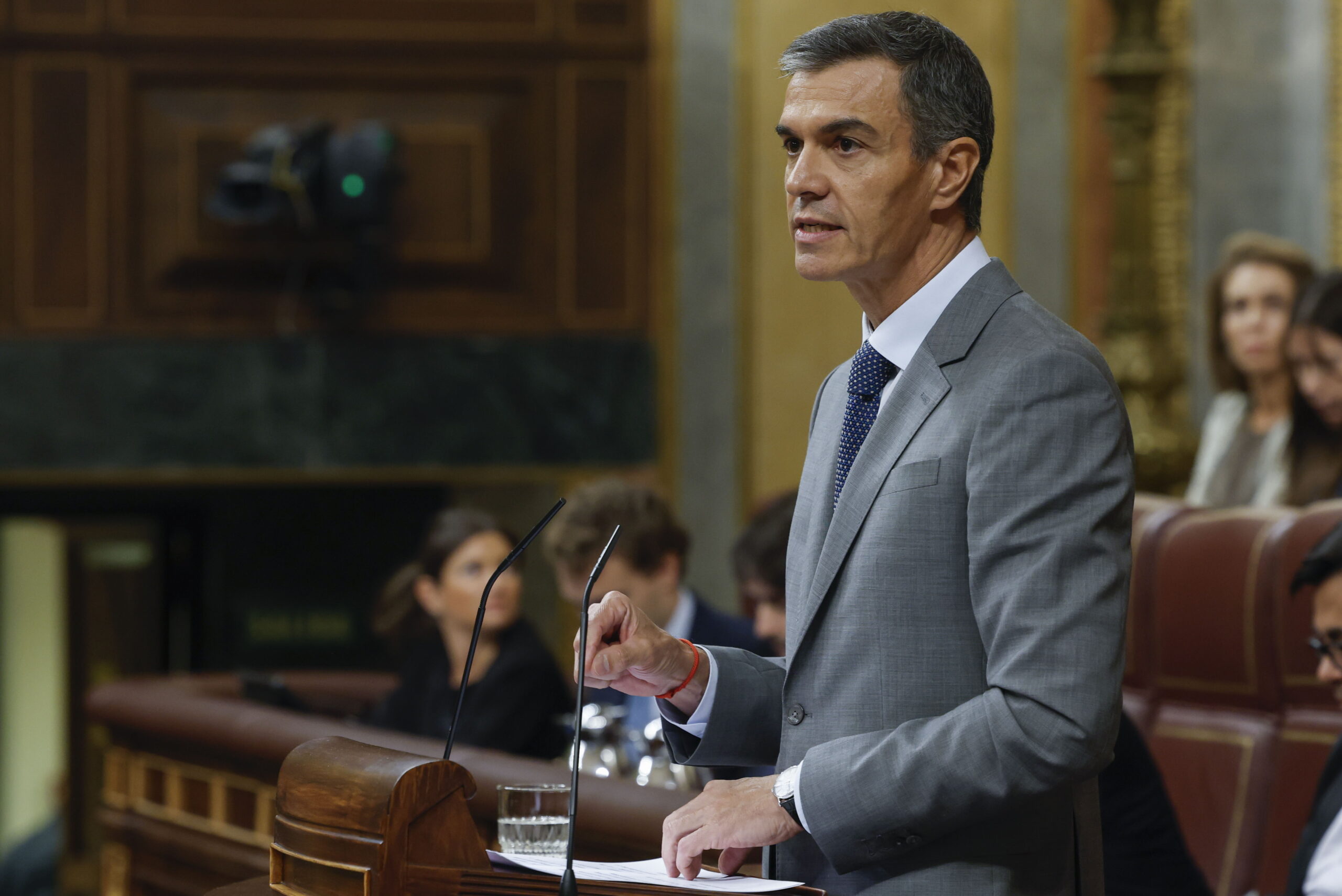 Ισπανία: Ήττα Σάντσεθ στο στεγαστικό ανοίγει τον δρόμο για εκλογές – Καταψηφίστηκε το πάγωμα των εξώσεων (Βίντεο)