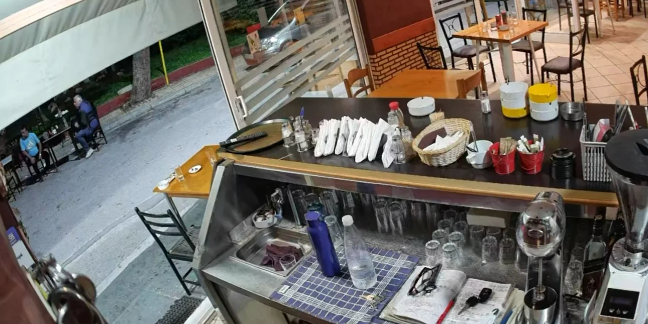 Σοκ με την δηλητηρίαση γιατρού στο Περιστέρι: Στο Γενικό Χημείο και δεύτερο φιαλίδιο από το αυτοκίνητο της 41χρονης