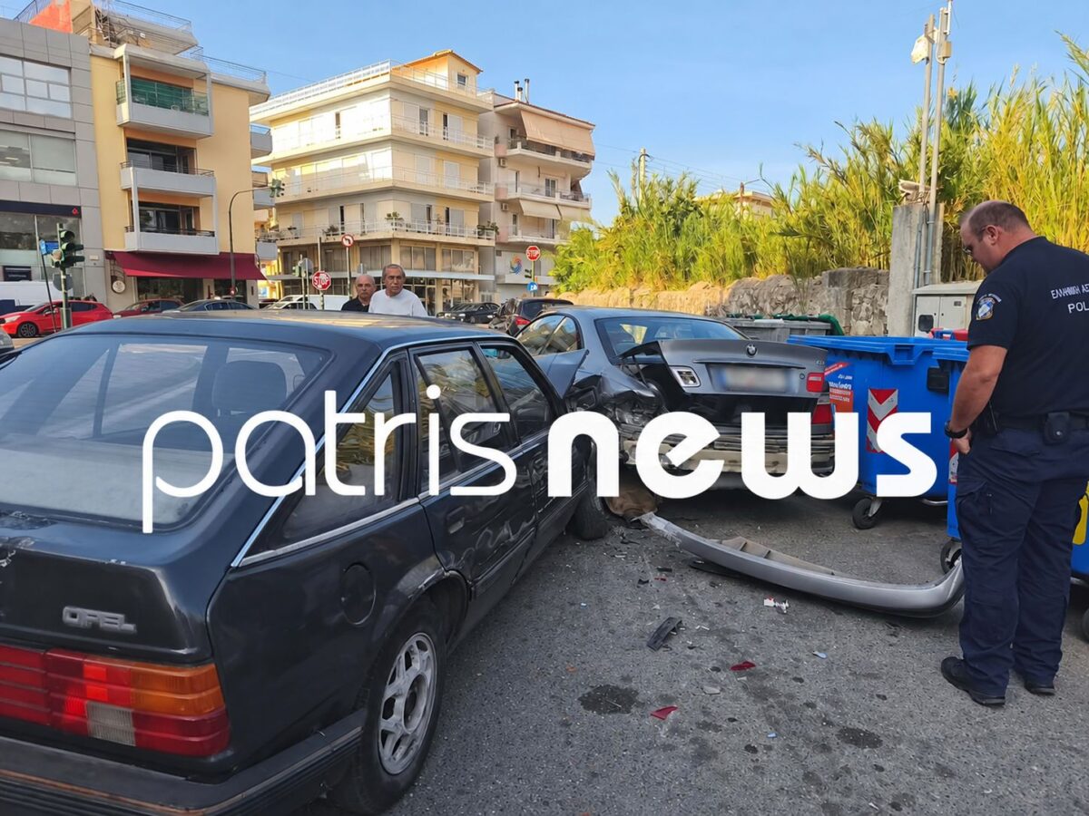 Πύργος: Ηλικιωμένος οδηγός ένιωσε αδιαθεσία και εμβόλισε επτά σταθμευμένα ΙΧ (Φωτό)