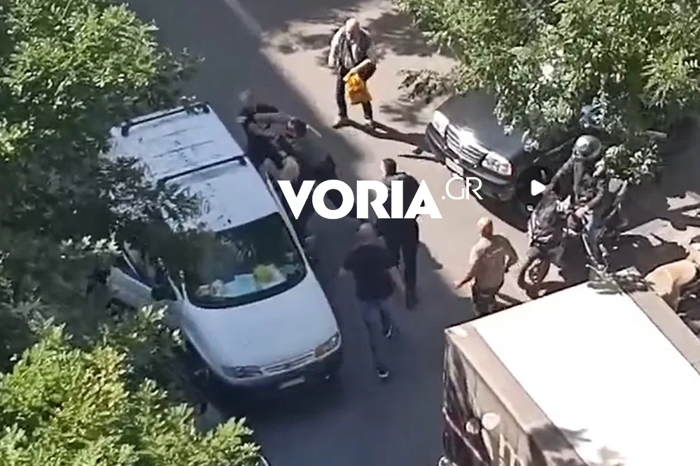 Θεσσαλονίκη: Άγριος καβγάς οδηγών κατέληξε σε ξυλοδαρμό στο κέντρο της πόλης (Βίντεο)
