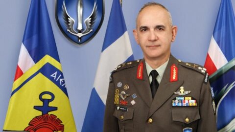 Στην Ακαδημία Αθηνών ο αρχηγός ΓΕΕΘΑ για τον εορτασμό της 28ης Οκτωβρίου