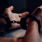 Γαλλία: Χάκαραν και πουλούσαν γυμνές εικόνες 17.000 κοριτσιών – Χειροπέδες σε δύο αδέλφια