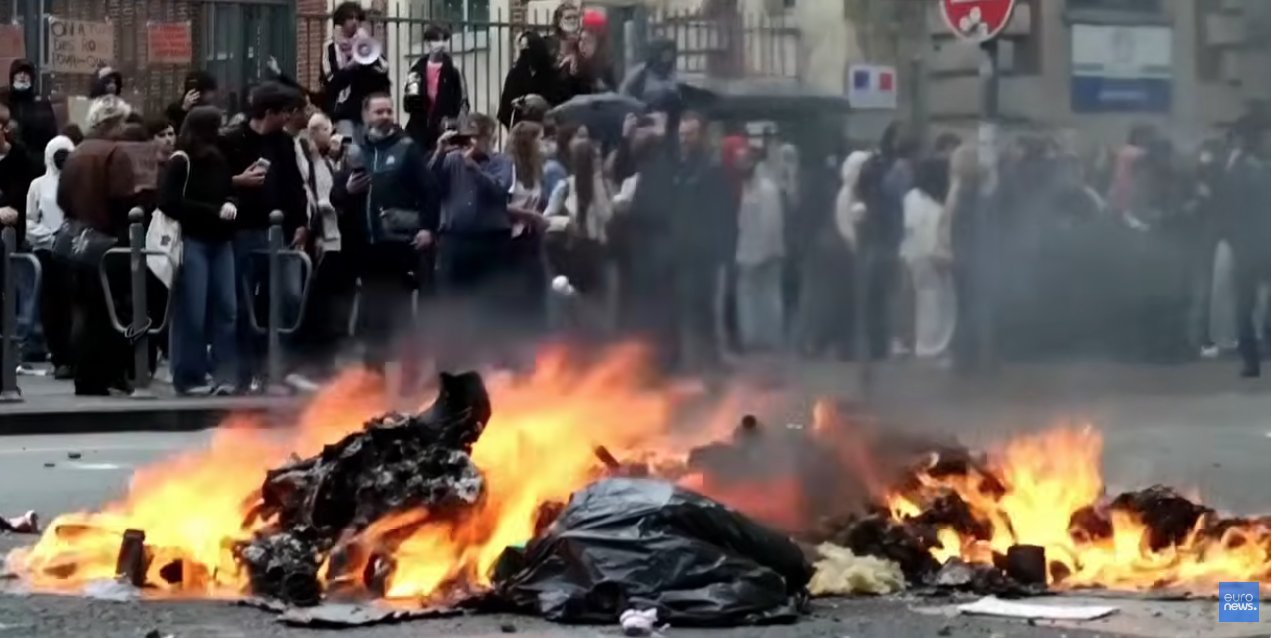 Γαλλία: Εκτός ελέγχου οι μαθητικές κινητοποιήσεις – Εμπρησμοί σε σχολεία, εκατοντάδες συλλήψεις (Βίντεο)