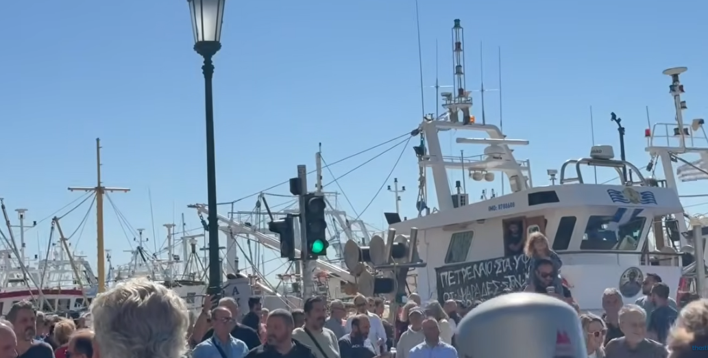 Αναστέλλουν τις κινητοποιήσεις τους οι αλιείς – Τι αναφέρουν στην ανακοίνωσή τους