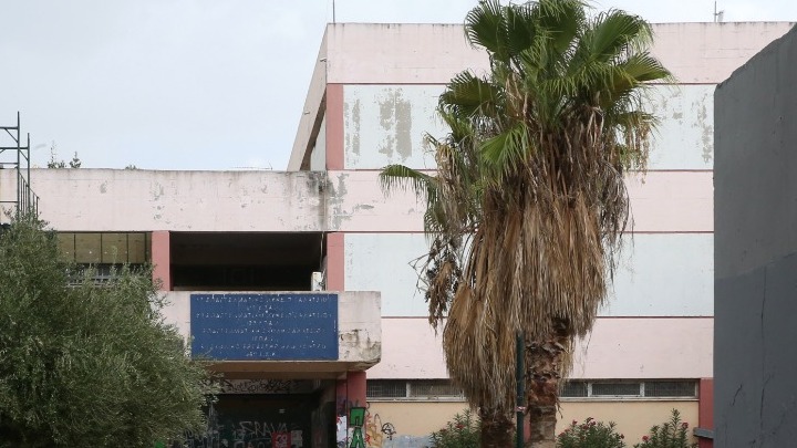 Γκράβα: Κλειστά παραμένουν τα σχολεία λόγω της οσμής αερίου – Τηλεκπαίδευση τη Δευτέρα, αιχμές Δούκα κατά της κυβέρνησης