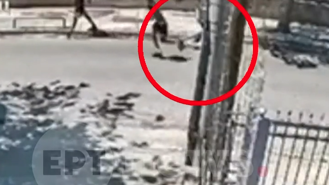Σπείρα στα βόρεια προάστια άρπαζε κοσμήματα από γυναίκες στον δρόμο (Βίντεο)